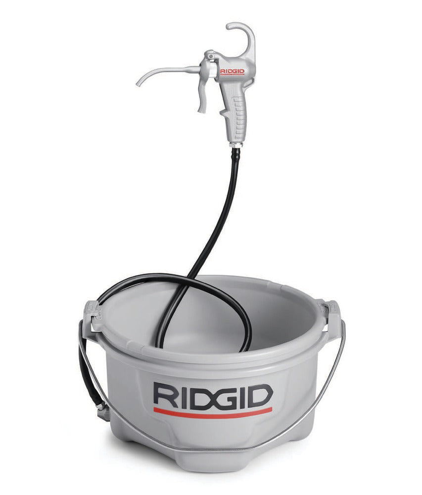 418 Hand Oiler with 1 Gallon Premium Thread Cutting Oil & Heavy-Duty Reservoir